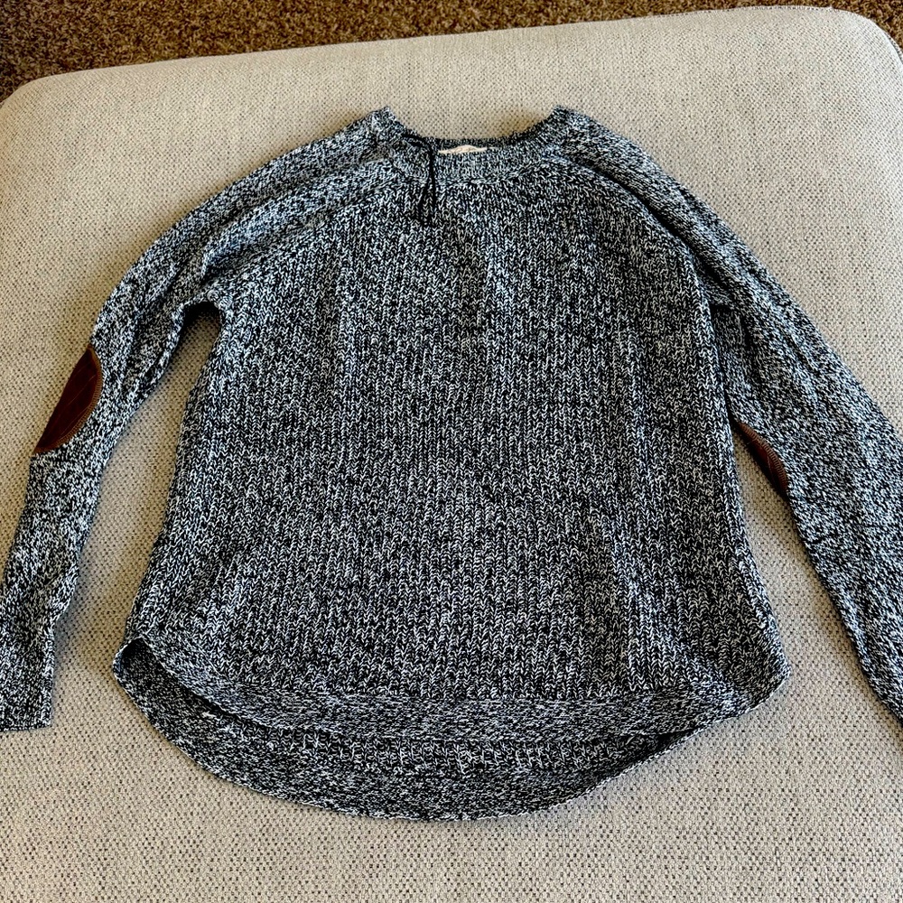 RD Style flecked black and white knit sweater.